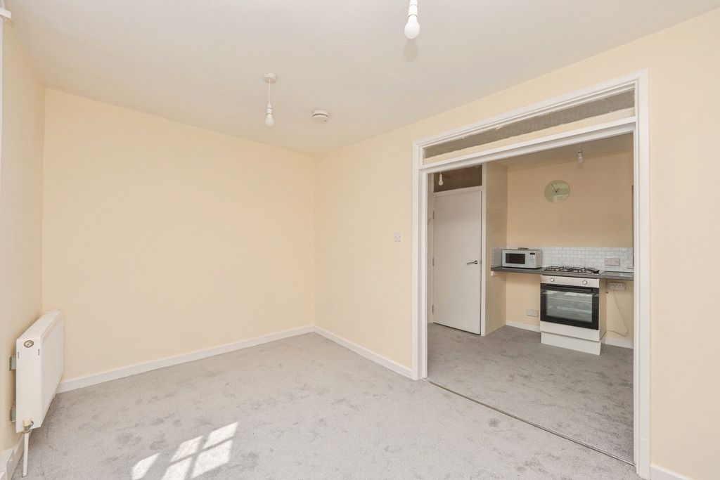 Property photo 3 of 18 Pbox-Img.Jpg