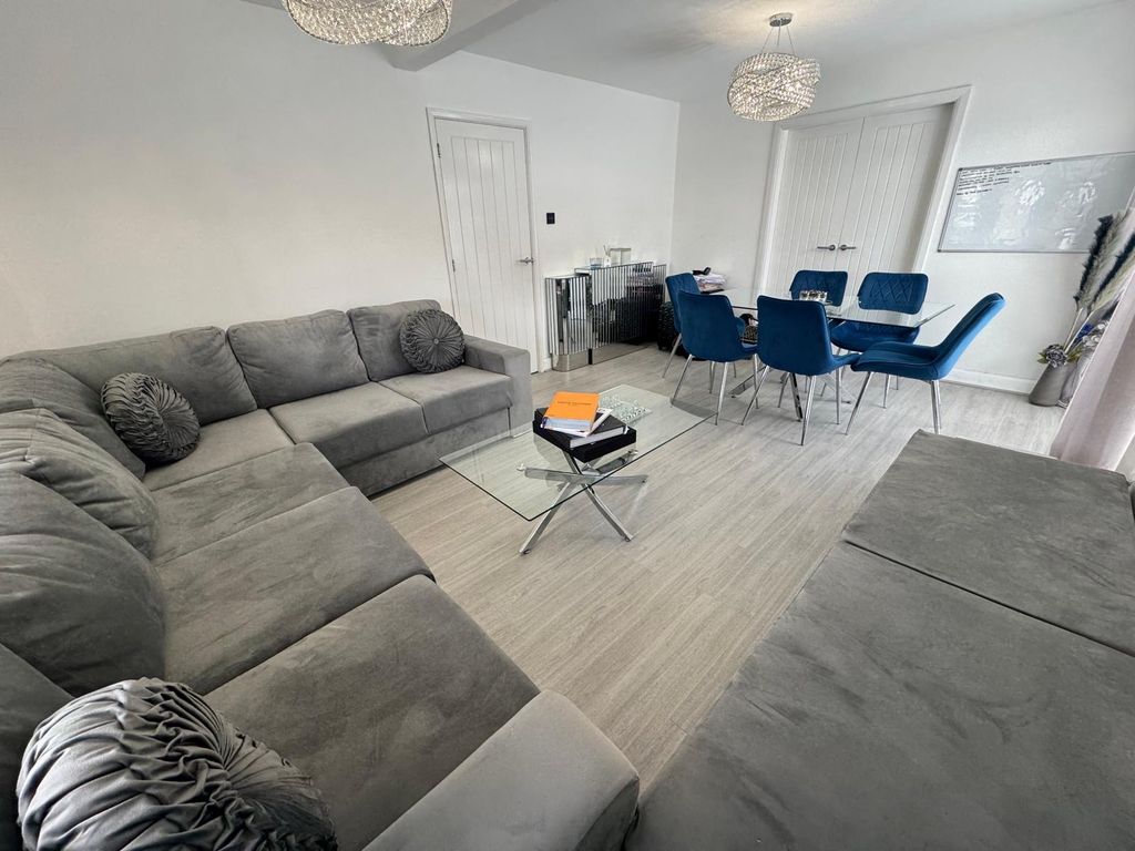 Additional image 11 of 4 bed property to rentOld Birmingham Road, Marlbrook, Bromsgrove B60