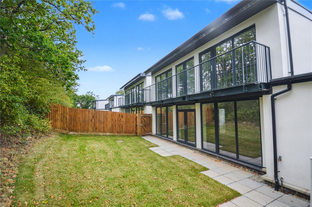 Property photo 2 of 15 Picture No. 28