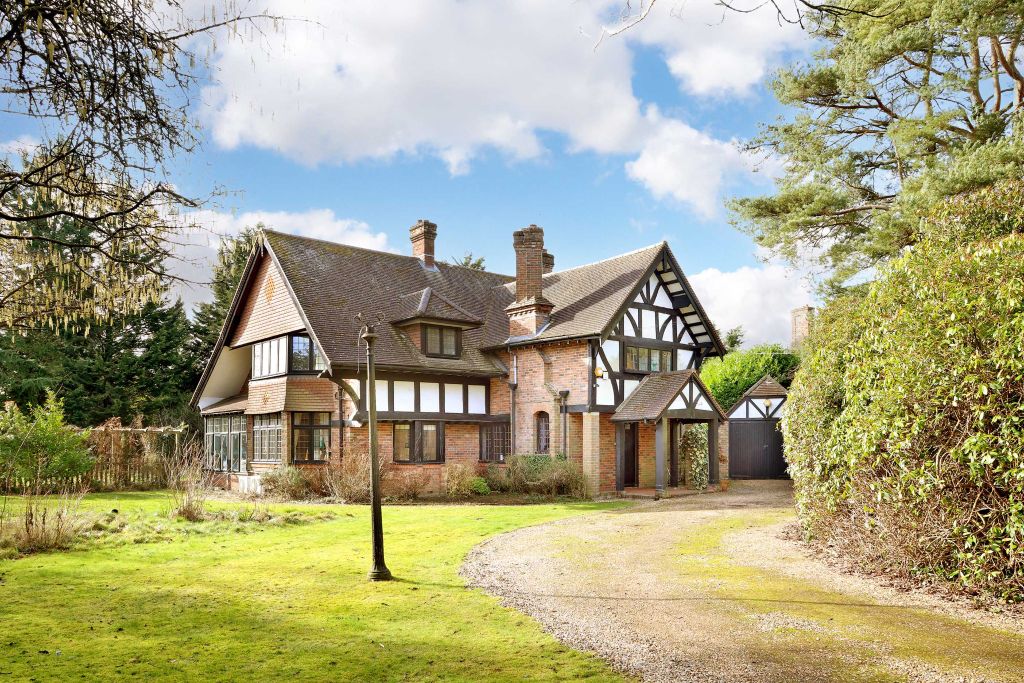 Property photo 1 of 9