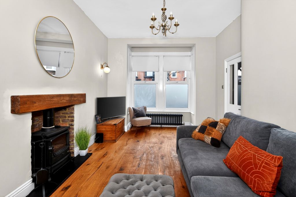 Property photo 2 of 20