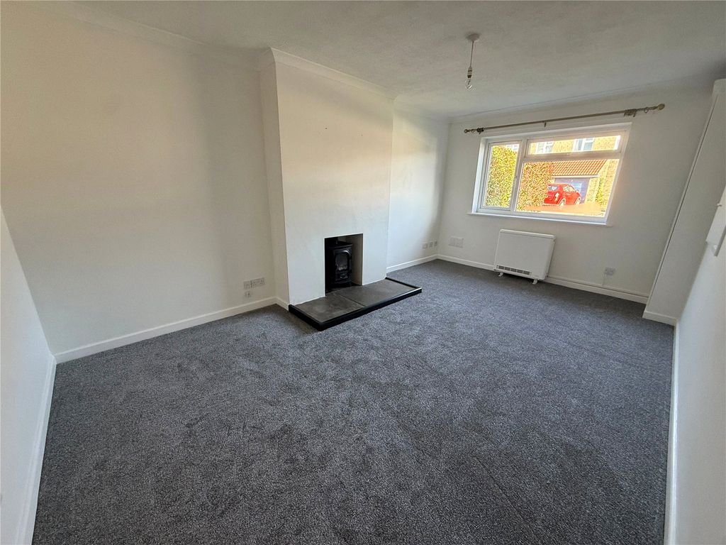 Property photo 2 of 12 Picture No. 33