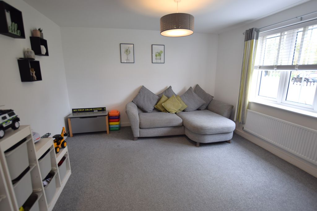 Property photo 3 of 23 Living Room