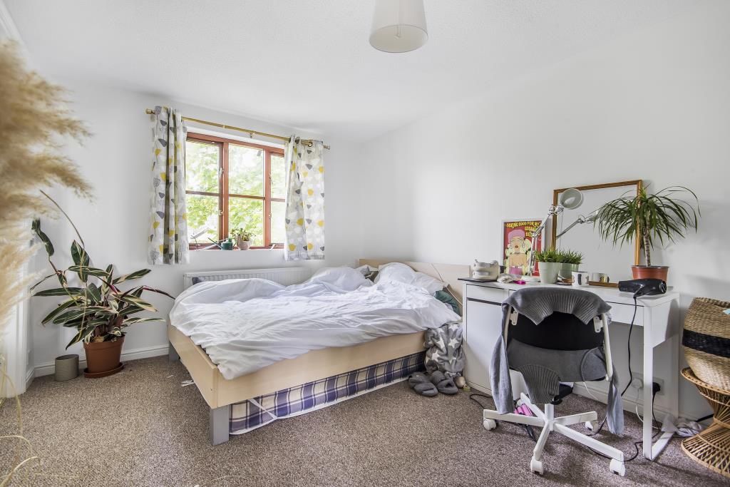 Property photo 2 of 10 Bedroom