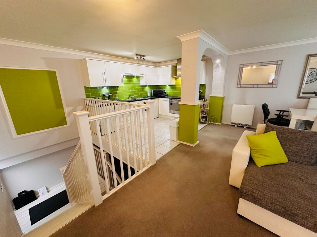 Property photo 1 of 18 Image