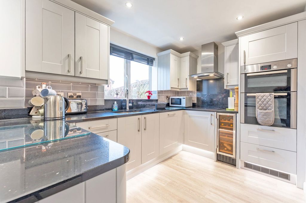 Property photo 3 of 22