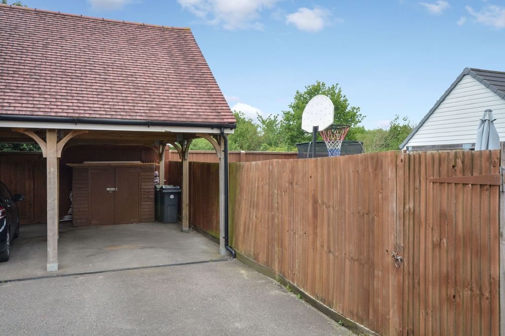 Property photo 2 of 18