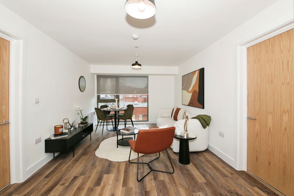 Property photo 1 of 7 Living Room