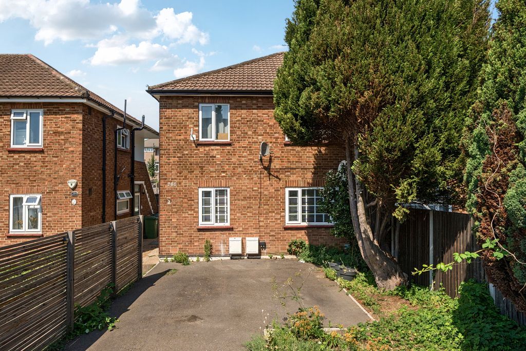 Property photo 1 of 13 External
