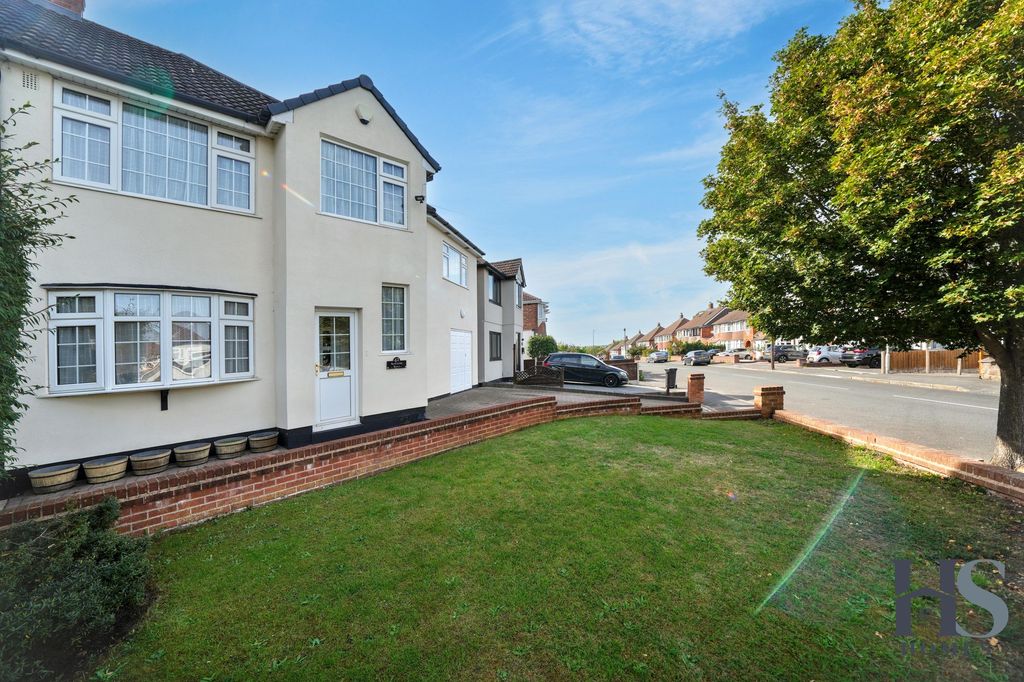 Property photo 1 of 27