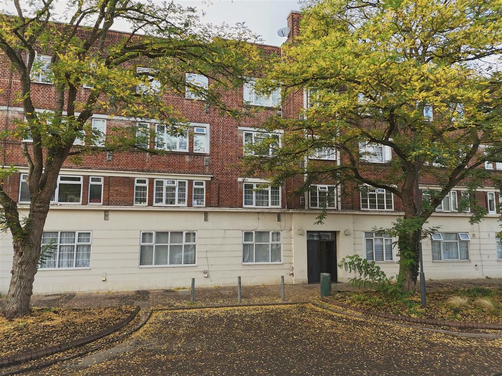 Property photo 1 of 8 Front