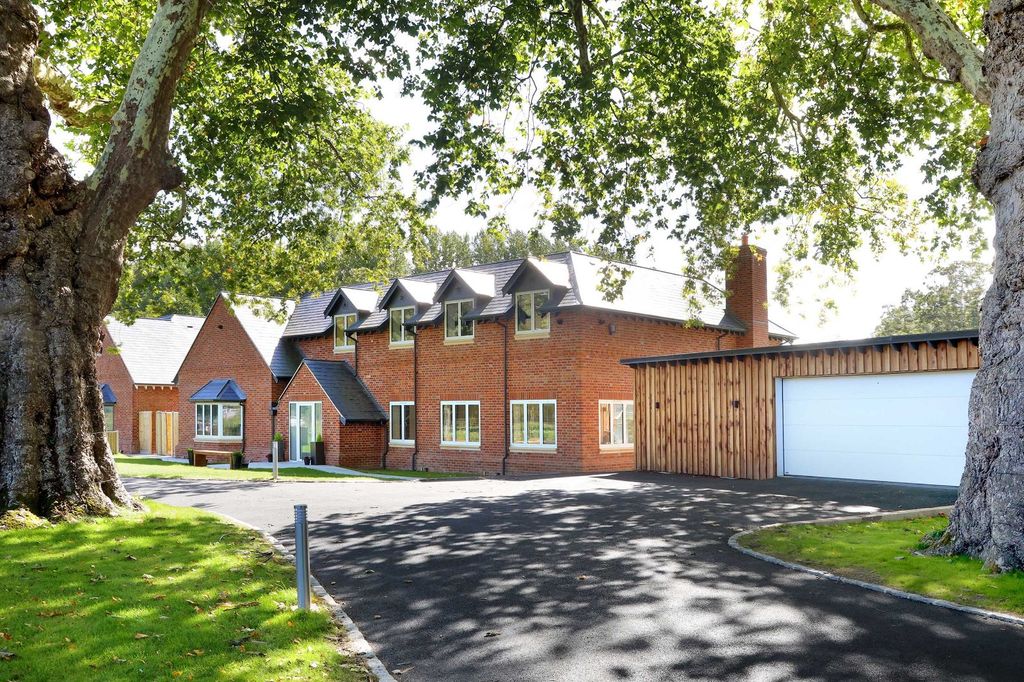 Property photo 1 of 20 Picture No. 14