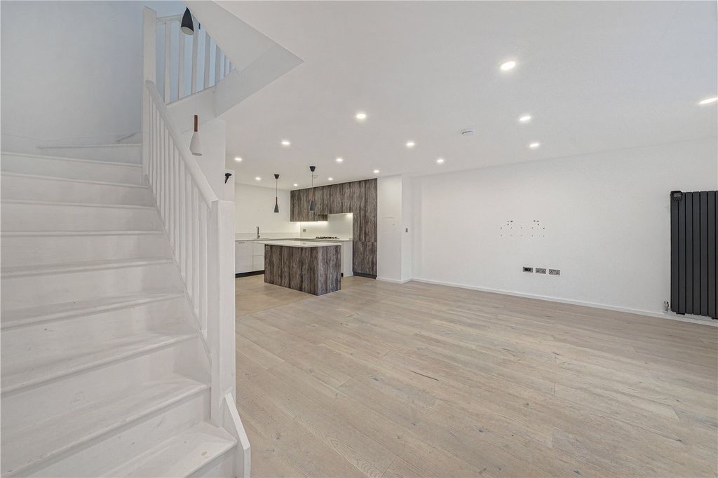 Property photo 2 of 26 Picture No. 01