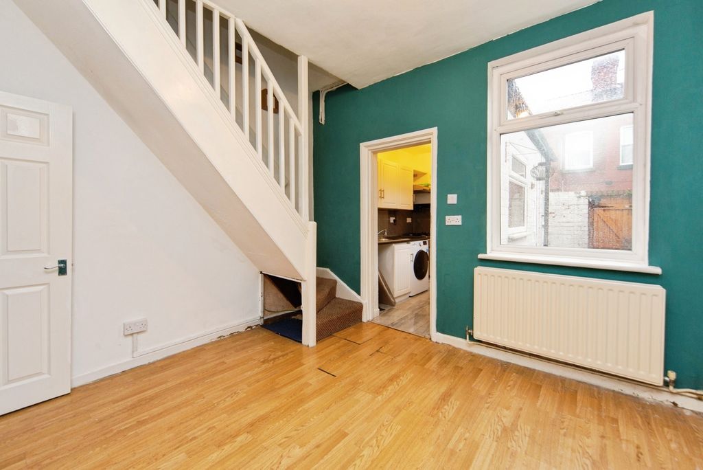 Property photo 3 of 16 Pbox-Img.Jpg