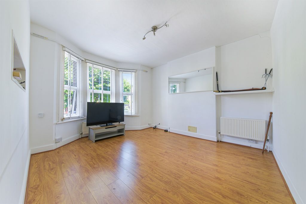 Property photo 2 of 9