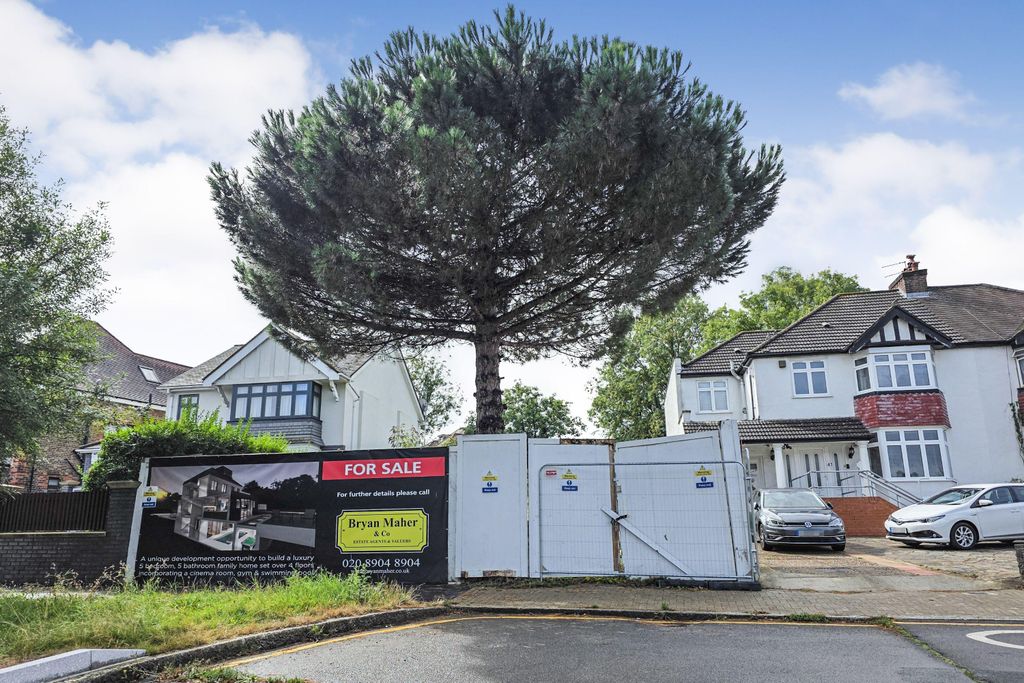 Property photo 2 of 6 Land At 39 Salmon Street, Kingsbury, London, Nw9 8Pp