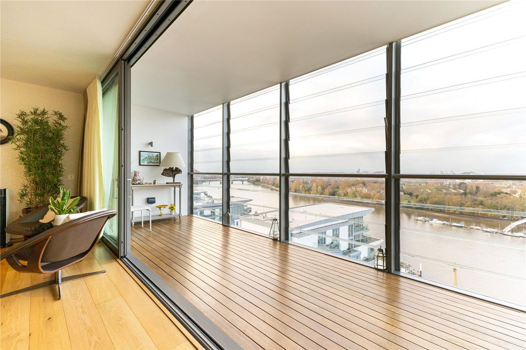 Property photo 1 of 13 Winter Garden