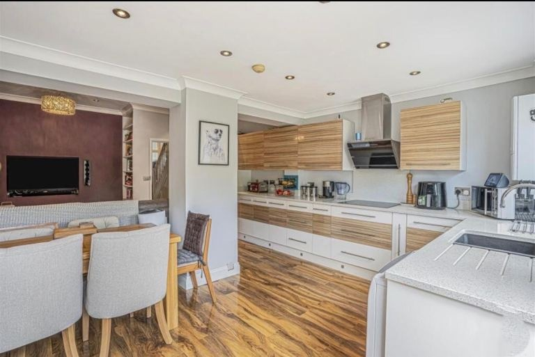 Property photo 2 of 3