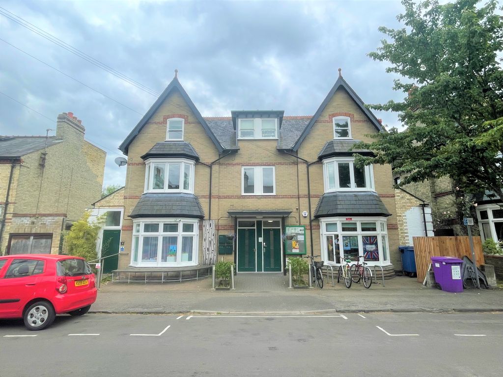 Property photo 1 of 8