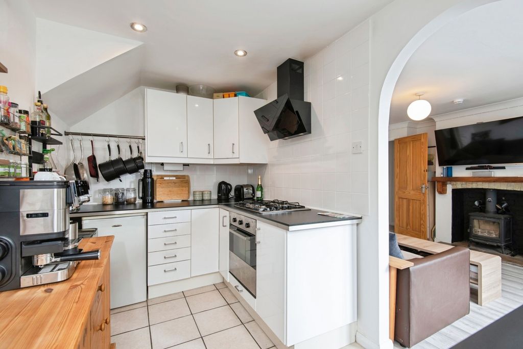 2 bed flat for saleSun Street, Biggleswade, Bedfordshire SG18 photo 4