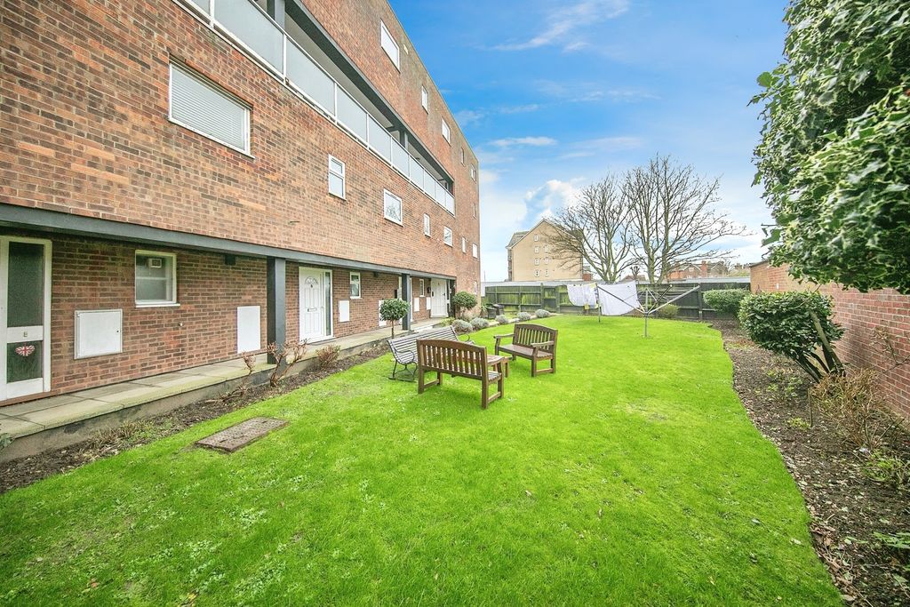 Property photo 1 of 16