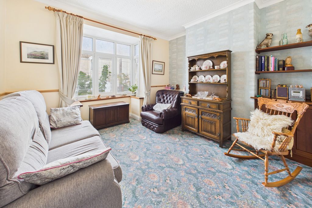 Property photo 2 of 16