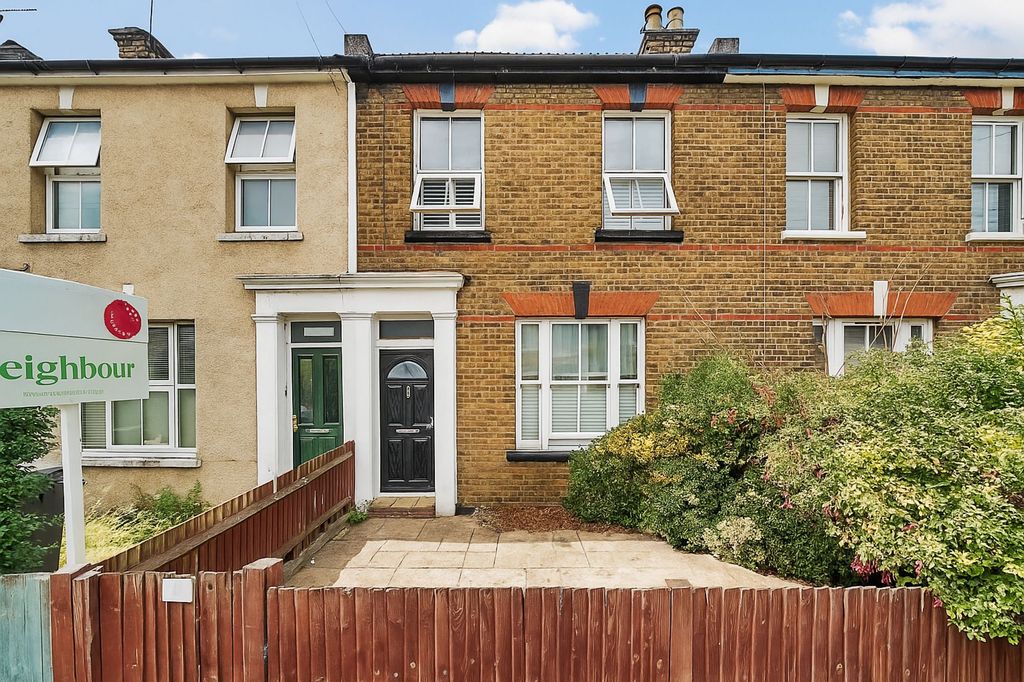 Property photo 1 of 11