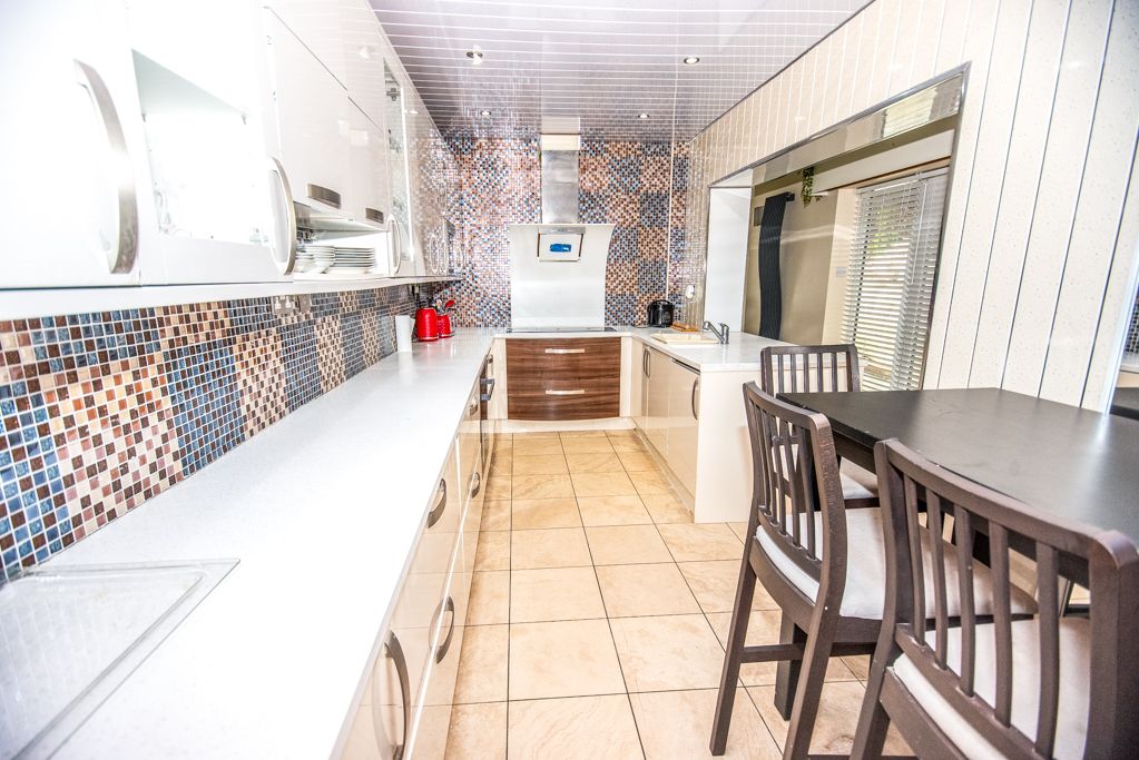 Property photo 3 of 19 4 (21)