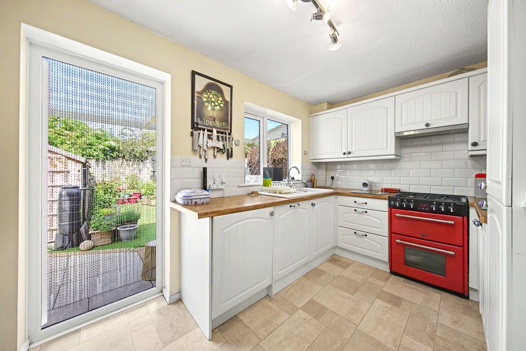 Property photo 3 of 22 Kitchen
