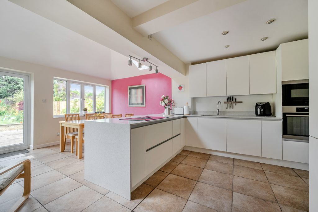 Property photo 3 of 21 145835786A0Af1dc1bbc2