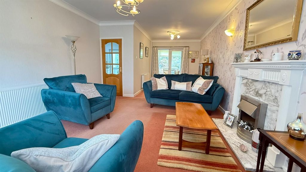 Property photo 2 of 19 Living Room 3