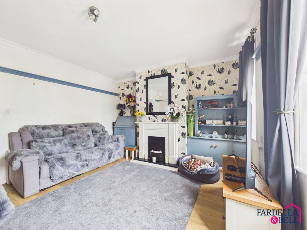 Property photo 3 of 12