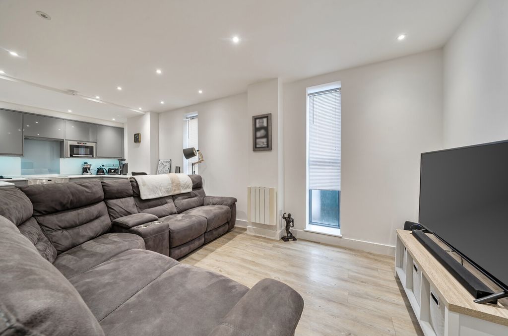 Property photo 3 of 8 1419919-14-69A1Aa...