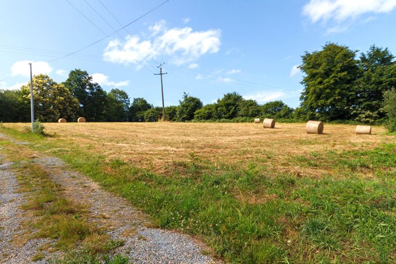 Property photo 3 of 18 Photo 17