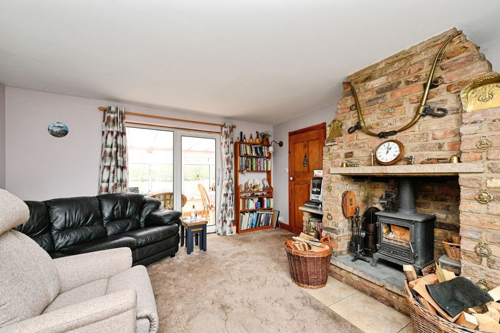 Property photo 2 of 16 Pbox-Img.Jpg