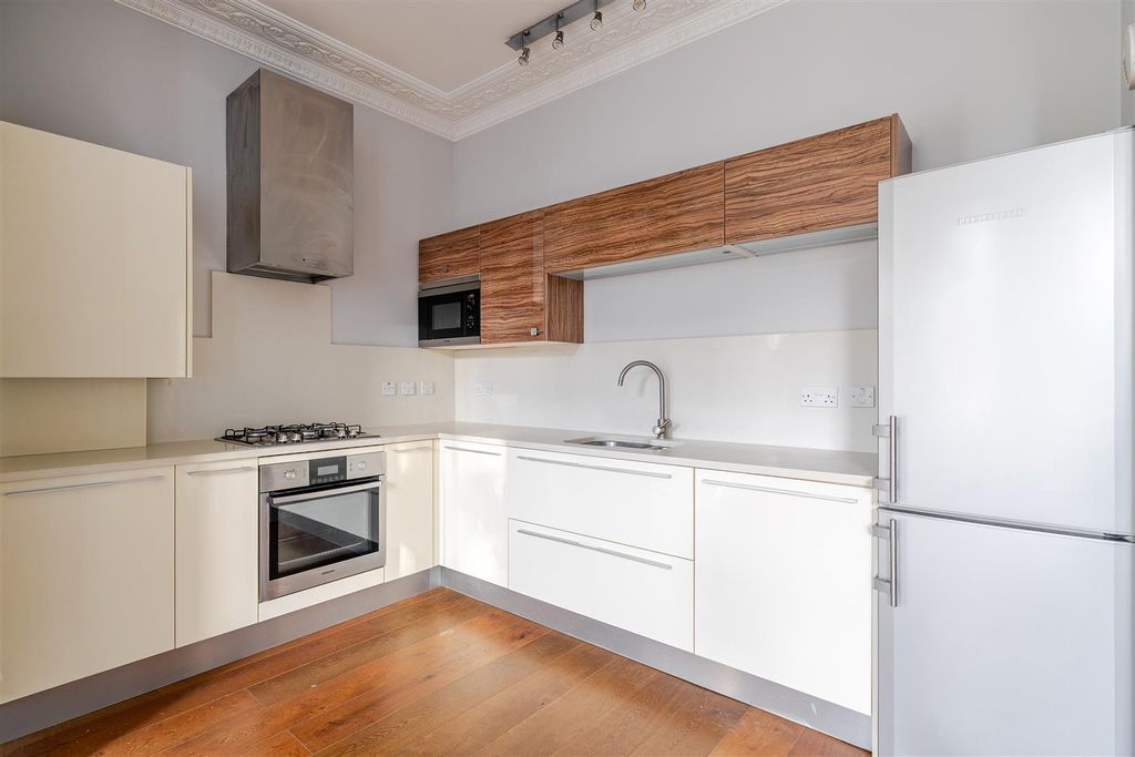 Property photo 3 of 12 1395218-14-695E4429Ef56A.Jpg