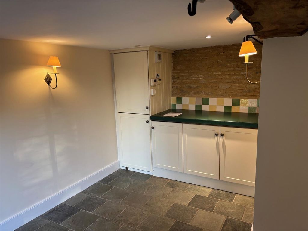 Property photo 3 of 11 4.Jpg