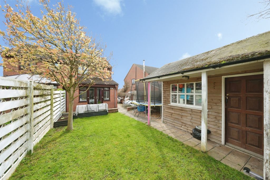 Property photo 2 of 20
