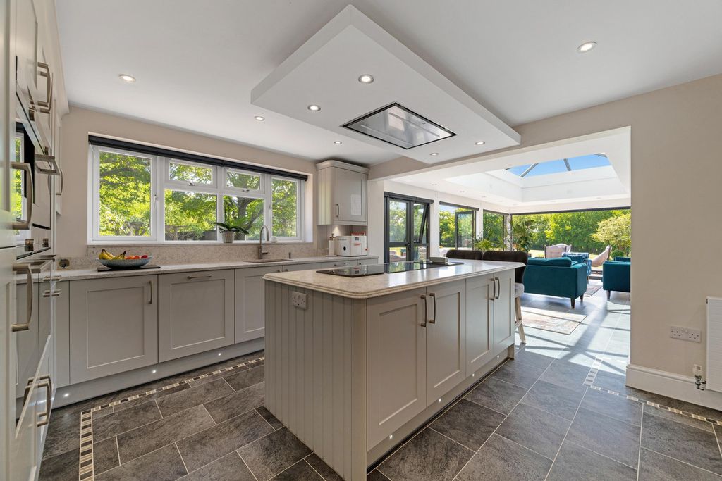 Additional image 11 of 6 bed detached house for saleCherry Pit Lane, Beoley, Worcestershire B98