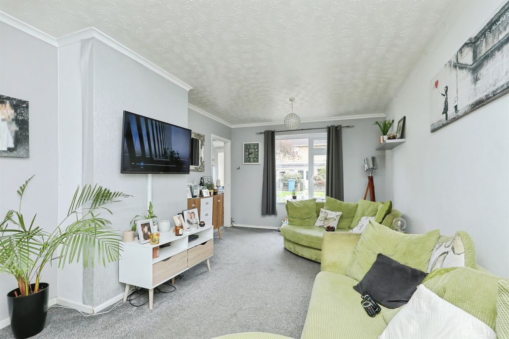 Property photo 3 of 17