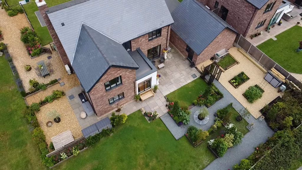 Property photo 2 of 48 Picture No. 02