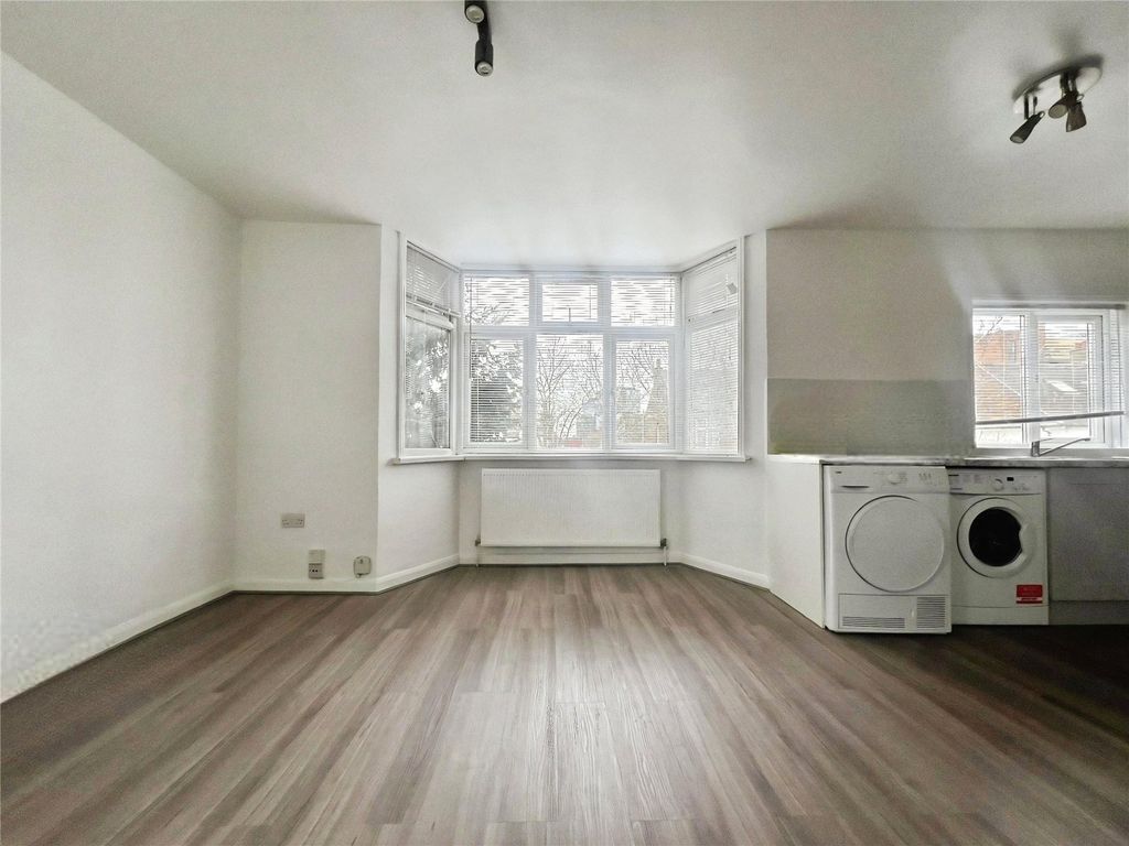 Property photo 3 of 9 Picture No. 07