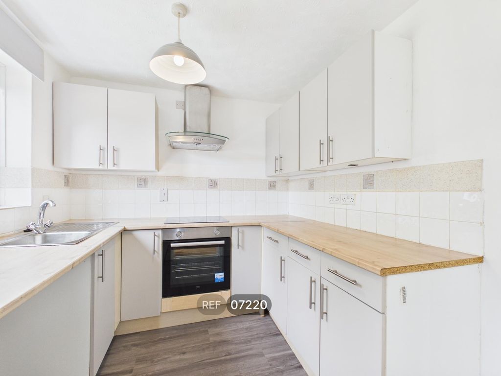 Property photo 2 of 17 Kitchen