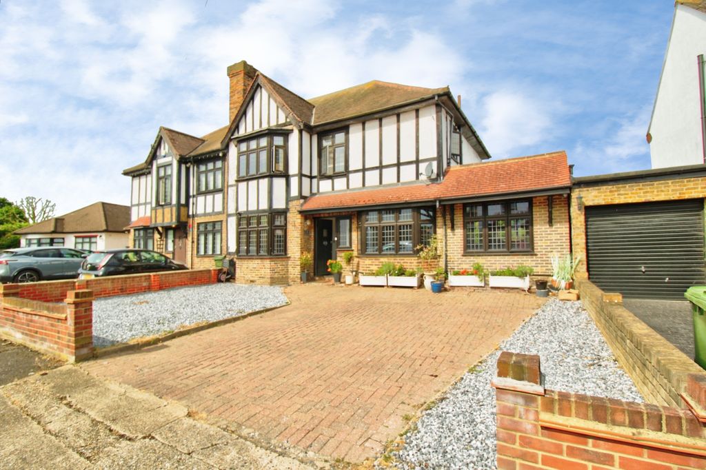 Property photo 1 of 29 4