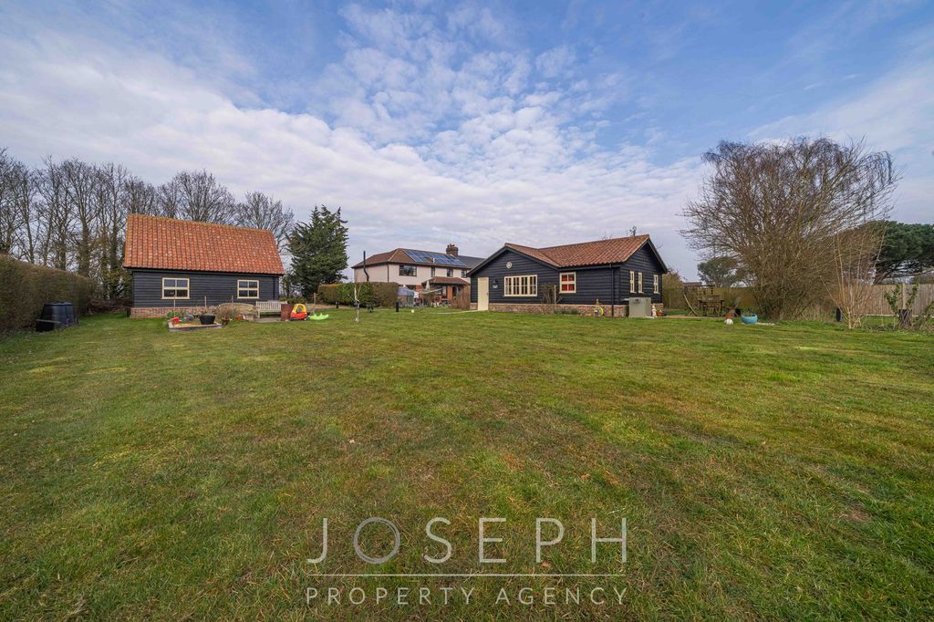 Property photo 3 of 42