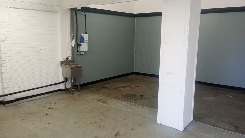 Property photo 1 of 2