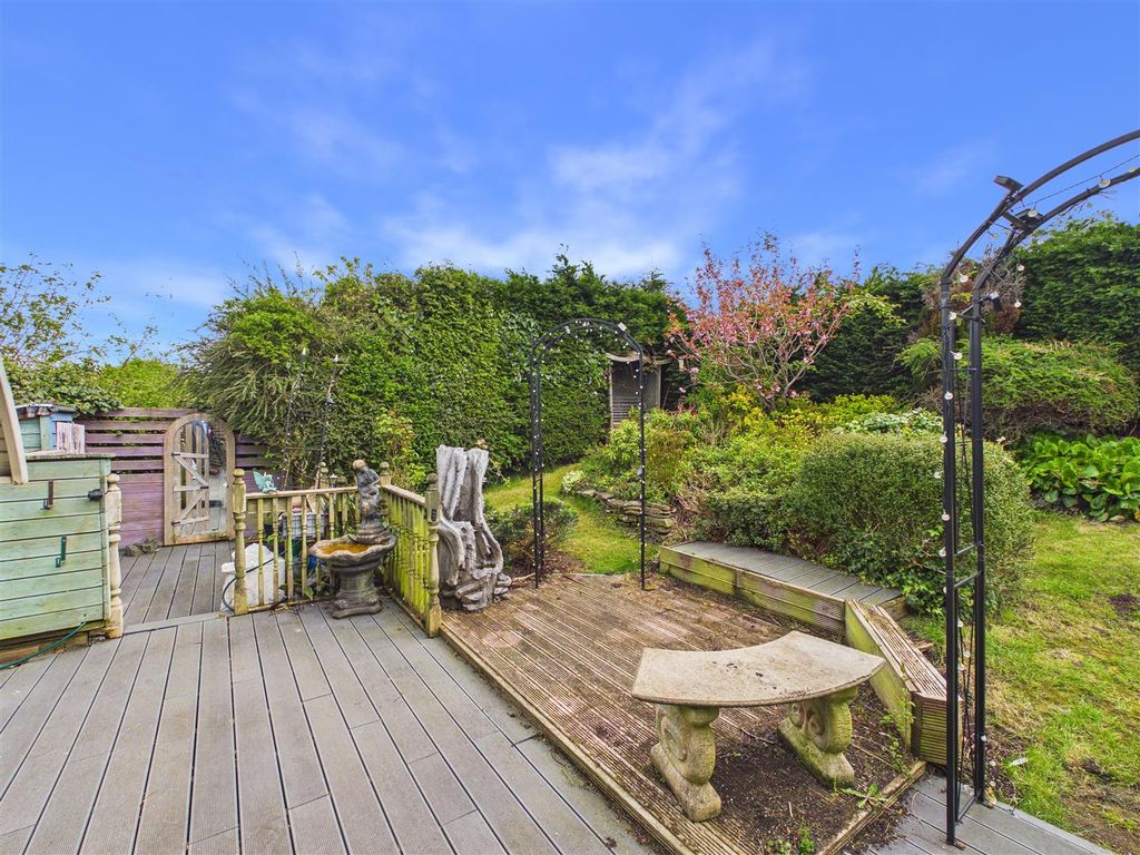 Property photo 3 of 25 Cam05476G0-Pr0184-Still004.Jpg