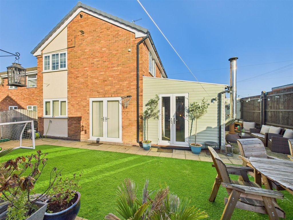 Property photo 2 of 28 Cam01407G0-Pr0032-Still016.Jpg