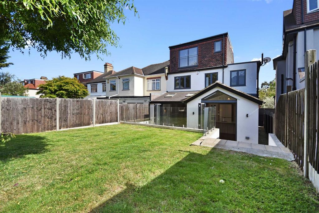 Property photo 2 of 13