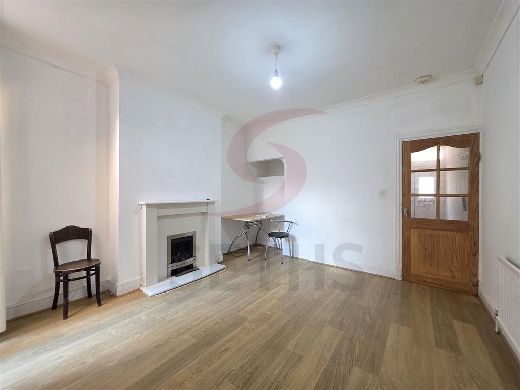 Property photo 3 of 14 Dining Room